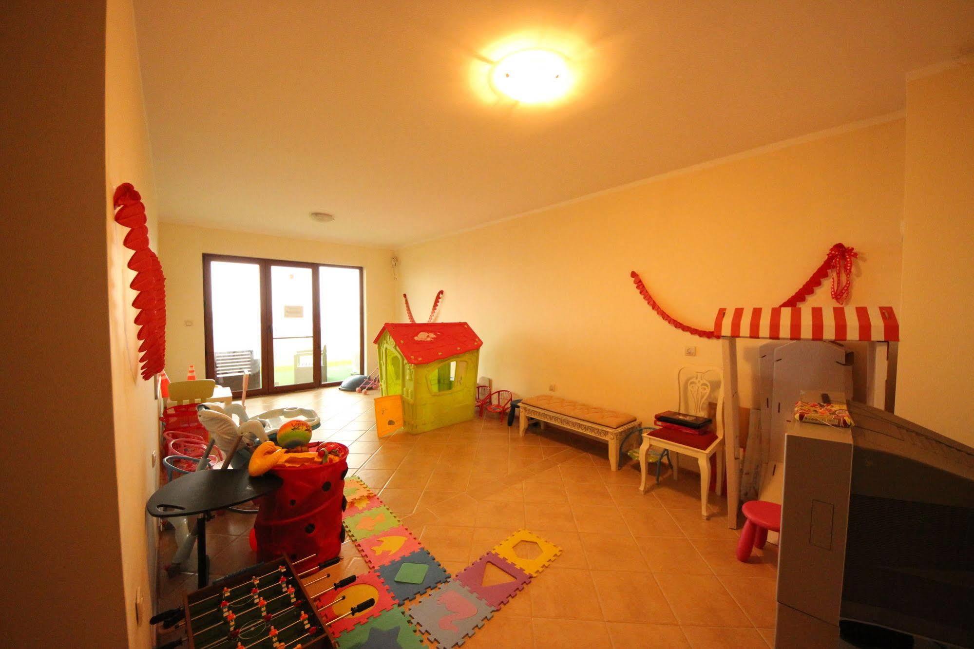 Menada Rocamar Apartments Tsarevo Eksteriør bilde